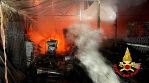 SAN GIULIANO Un capannone divorato da un incendio