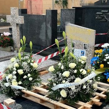 Dalla tomba sgorga un fiume d’acqua, scatta l’allarme VIDEO