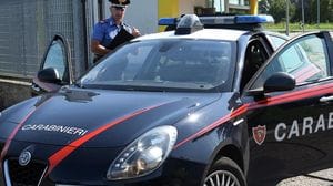 Furto con strappo ai danni di un’84enne: i carabinieri rintracciano il ladro e lo arrestano