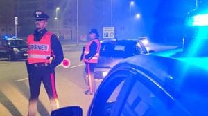 San Giuliano: evade dai domiciliari, ruba liquori e aggredisce le guardie