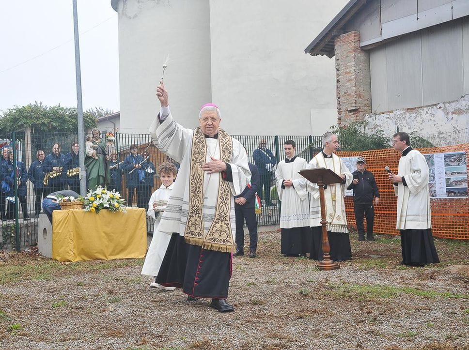 Tribiano, posata la prima pietra della nuova chiesa di San Giuseppe - FOTO