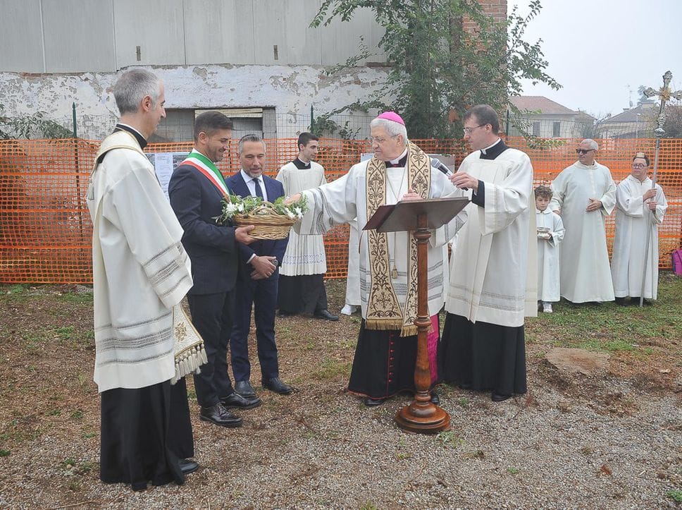 Tribiano, posata la prima pietra della nuova chiesa di San Giuseppe - FOTO