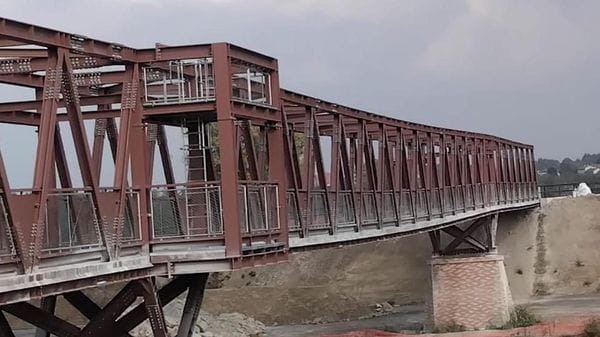 Orio, non c’è pace per la ciclovia Vento: il nuovo ponte sul Lambro si è piegato di 20 centimetri