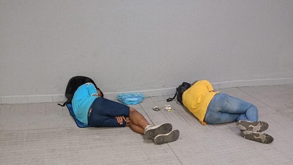 San Donato: la stazione deserta è il dormitorio per i tossicomani