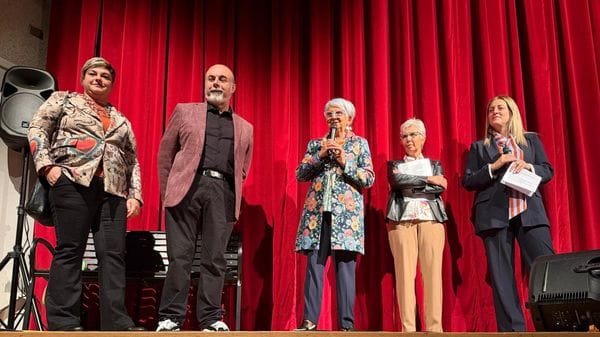 Comicità, cori e spettacoli per tutte le età al “Carla Fracci” di Vizzolo
