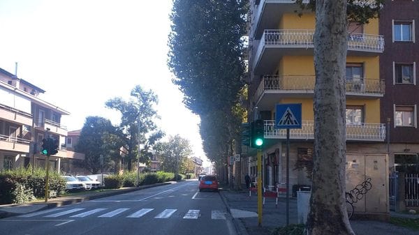 Dopo il furto, tentano la truffa: a Melegnano falsa carabiniera scoperta grazie all’intervento dei vicini