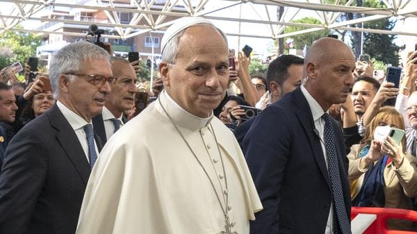 Riuscito l’intervento al Pontefice «Non ci sono state complicanze»