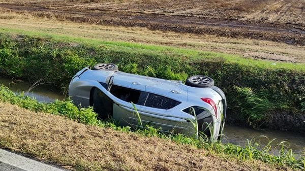 Salerano, una 65enne perde il controllo dell’auto e finisce in un fossato