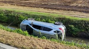 Salerano, una 65enne perde il controllo dell’auto e finisce in un fossato
