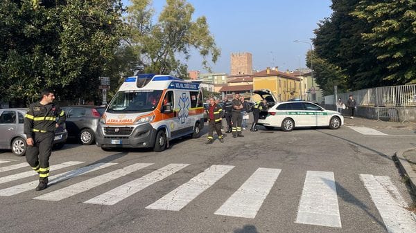 Abbagliato dal sole investe una 71enne in bicicletta a Casalpusterlengo