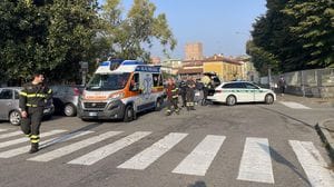 Abbagliato dal sole investe una 71enne in bicicletta a Casalpusterlengo