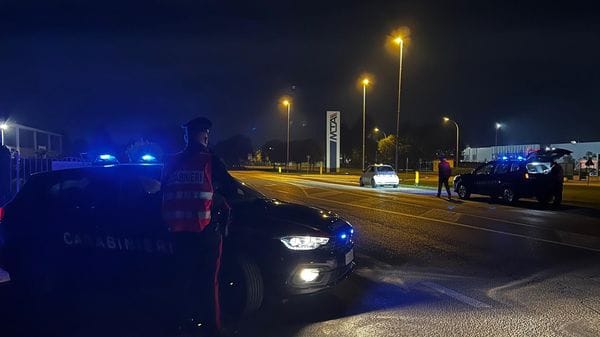 Rissa in piazza della Repubblica a Codogno, 22enne ferito  e trasportato in ospedale
