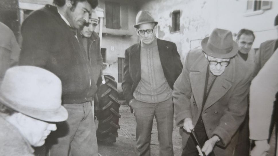 Che cinema a Sena in via di Mati cun Testa Bèla,Omo e Maiu Maiu  LA VIDEOLETTURA DEL RACCONTO