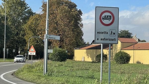 Casalpusterlengo ferma i mezzi pesanti nella tratto urbano della Mantovana