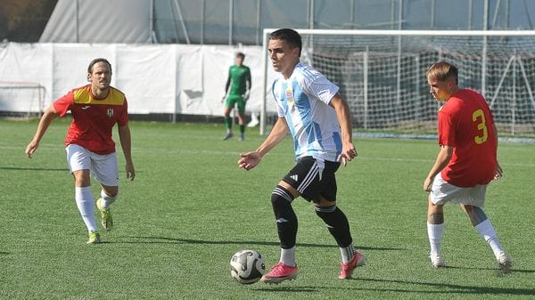 Calcio: torna l’ora solare, domenica fischio d’inizio alle 14.30