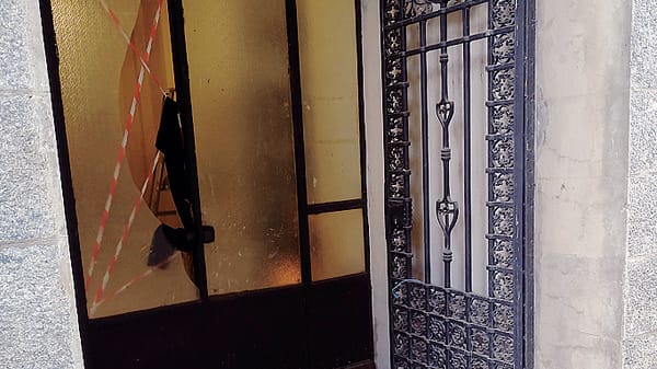 «A 7 giorni dalla festa dei morti, tombe circondate dal degrado»