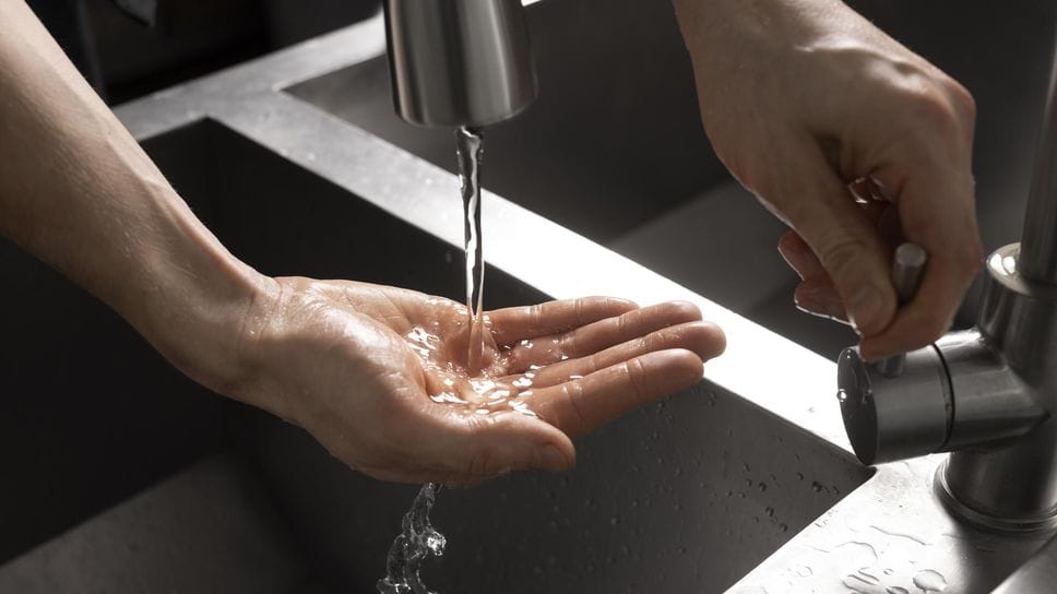 Bollette dell’acqua all’insù: per i lodigiani in arrivo rincari a dicembre e poi a gennaio