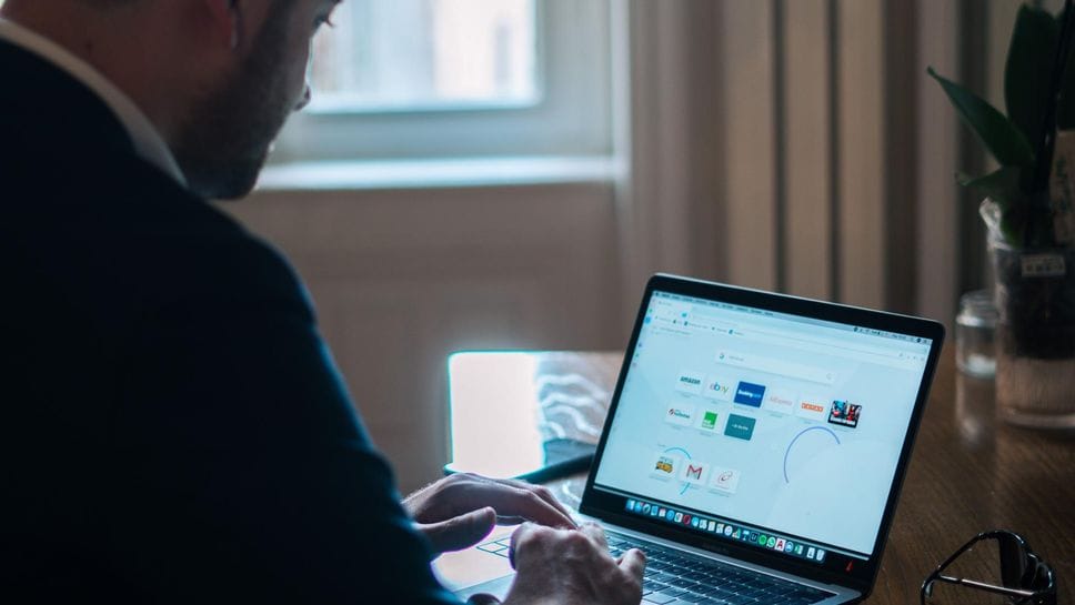 Al Broletto siglati 40 accordi per il lavoro in smartworking