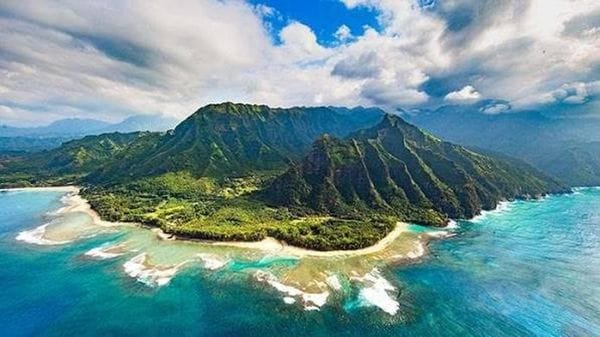 Hawaii,  un viaggio onirico in un arcipelago dove i paesaggi non hanno limiti di orizzonte 