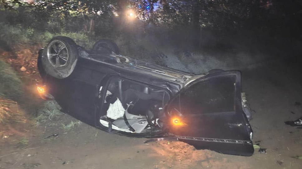 Perde il controllo dell’auto e si schianta sulla via Emilia a Casale,  paura per una 22enne