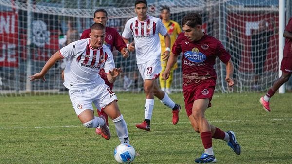 Calcio, il Sant’Angelo sfida la Castellanzese guidata dal banino Bolzoni in panchina