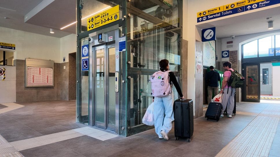 Tra degrado e cantieri, quanti ostacoli in stazione a Lodi