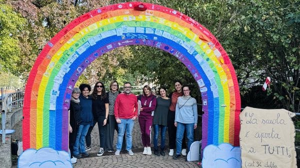 Lodi, i colori dell’accoglienza per la scuola Arcobaleno