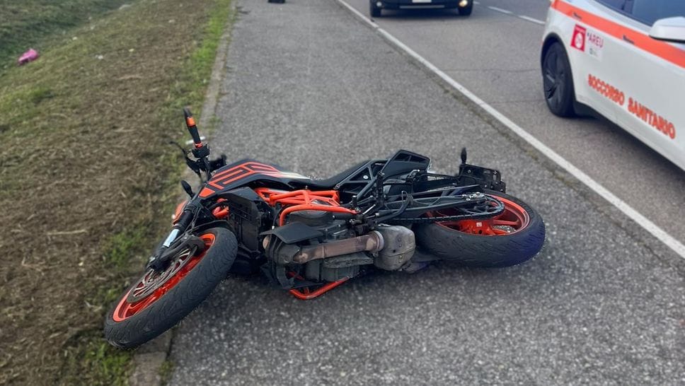 Si schianta in moto mentre va a scuola, a Pieve Fissiraga ferito un 18enne