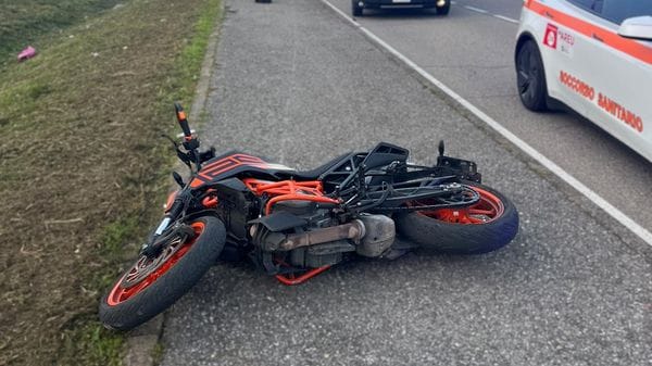 Si schianta in moto mentre va a scuola, a Pieve Fissiraga ferito un 18enne