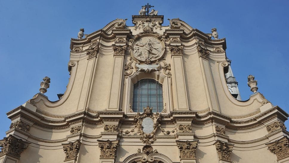 La maestosa chiesa della Maddalena e l’inconfondibile segno del barocco