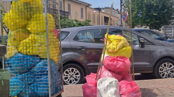 La raccolta differenziata decolla: con l’ecuosacco il secco è dimezzato