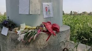 L’addio al 15enne morto sul traliccio: «Lui era così, difficile ma incredibilmente straordinario»