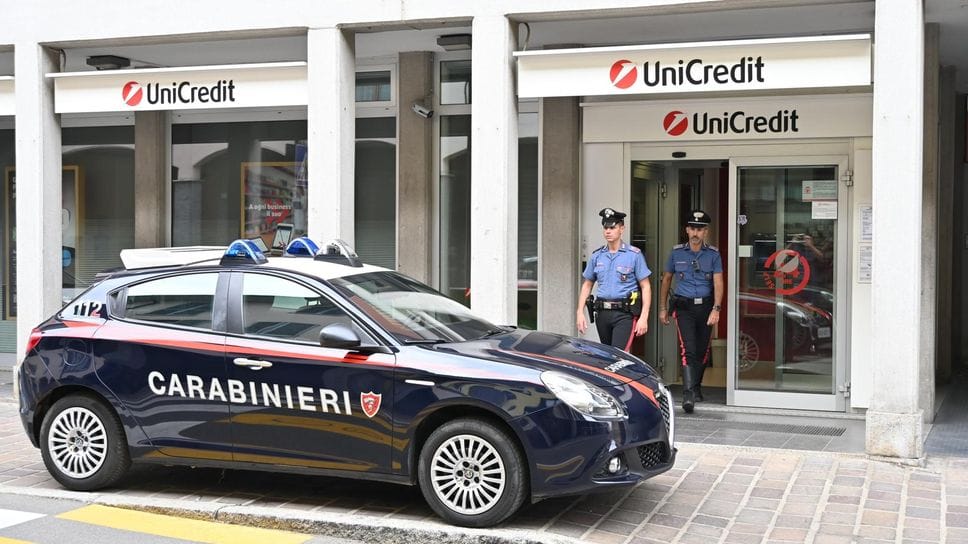 Rapina Unicredit: 44enne muto davanti al Gip, resta in carcere