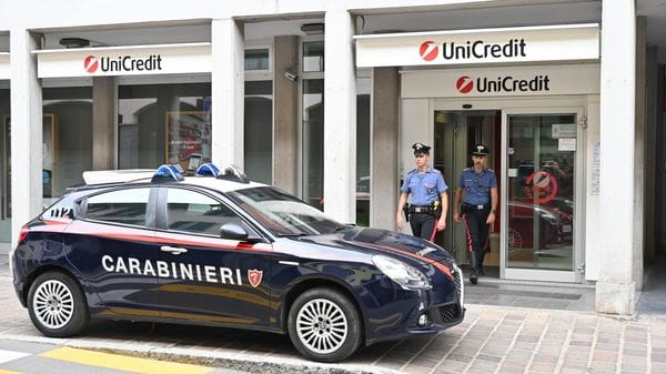 Rapina Unicredit: 44enne muto davanti al Gip, resta in carcere