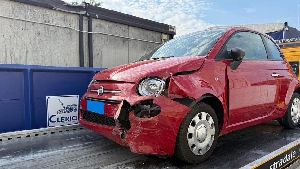 Perde il controllo dell’auto, 28enne si schianta contro un muro a Vizzolo