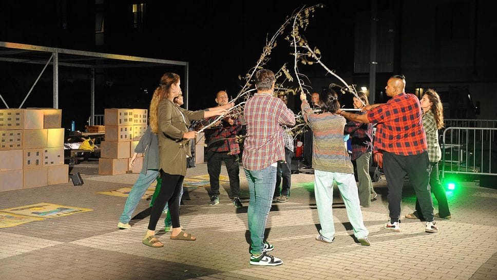 “In rore. Nella rugiada”, uno spettacolo di teatro nei giardini Barbarossa