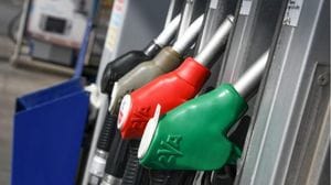La “mazzata” per i carburanti: 40 milioni in più di spesa nel 2026