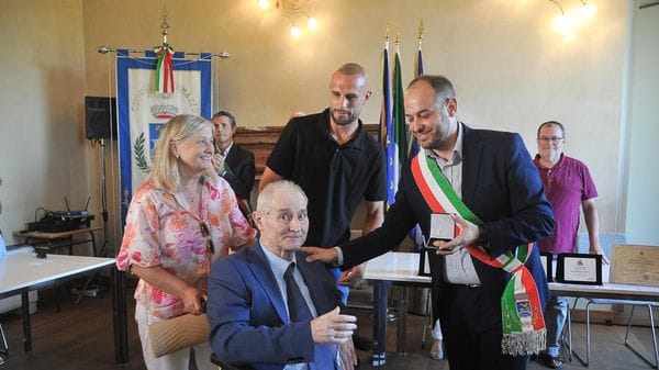 Merlino - L’ex sindaco e medico Fazzi diventerà cittadino onorario 