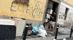Degrado, topi e spaccio in via Maddalena: «Qui ormai non si gira più»