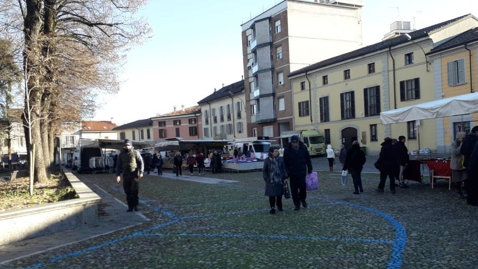I banchi del mercato in piazza a Codogno