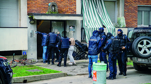 Un momento del blitz al Pilota (Ploiesteanu)