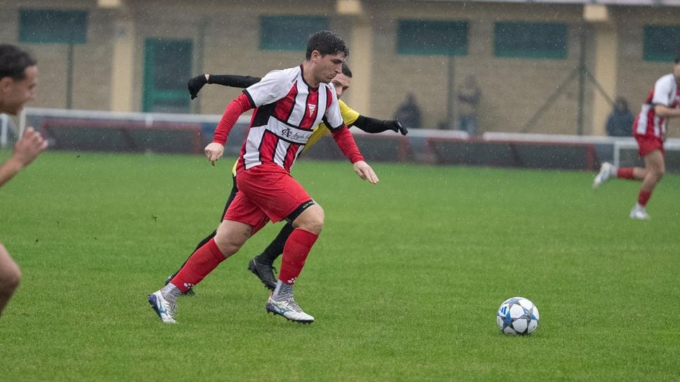 Lorenzo Pezzi ha firmato la doppietta nella sfida vinta per 4-2 del Casale sul campo del Locare e sale a quota 15 reti in campionato