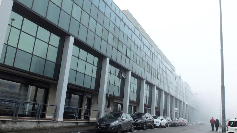 Il complesso di via Haussmann che ospita uffici e abitazioni