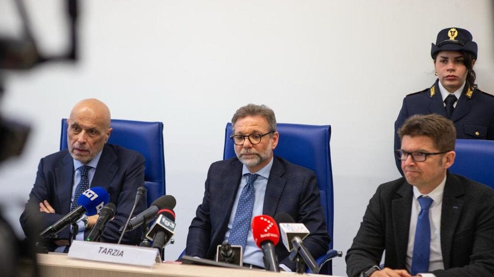 Conferenza stampa per il fermo del poliziotto (Canali)