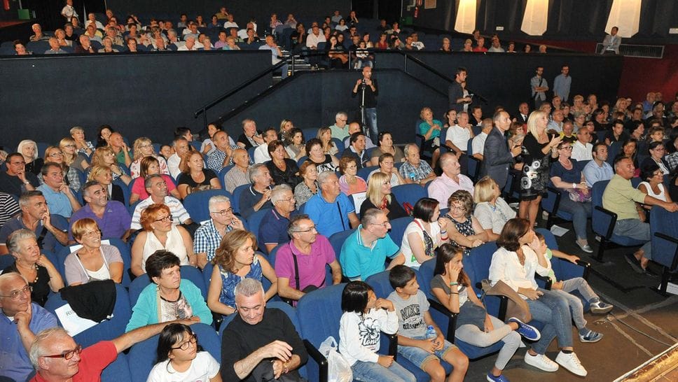 Il salone del cinema Ariston di San Giuliano, prima che arrivassero Multisala e tv via Internet