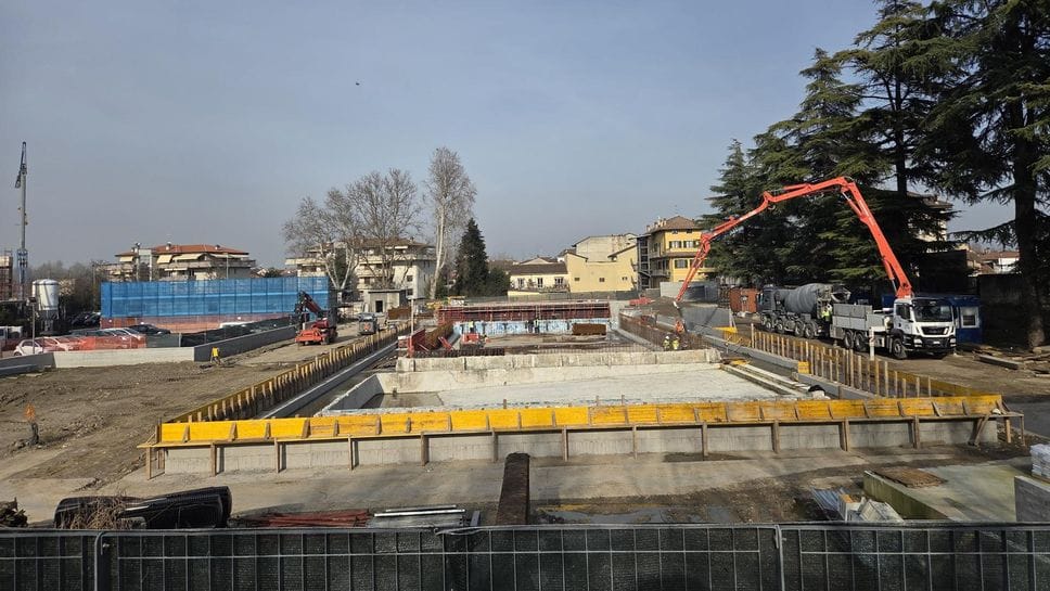 In corso le gettate di calcestruzzo estese alle superfici verticali