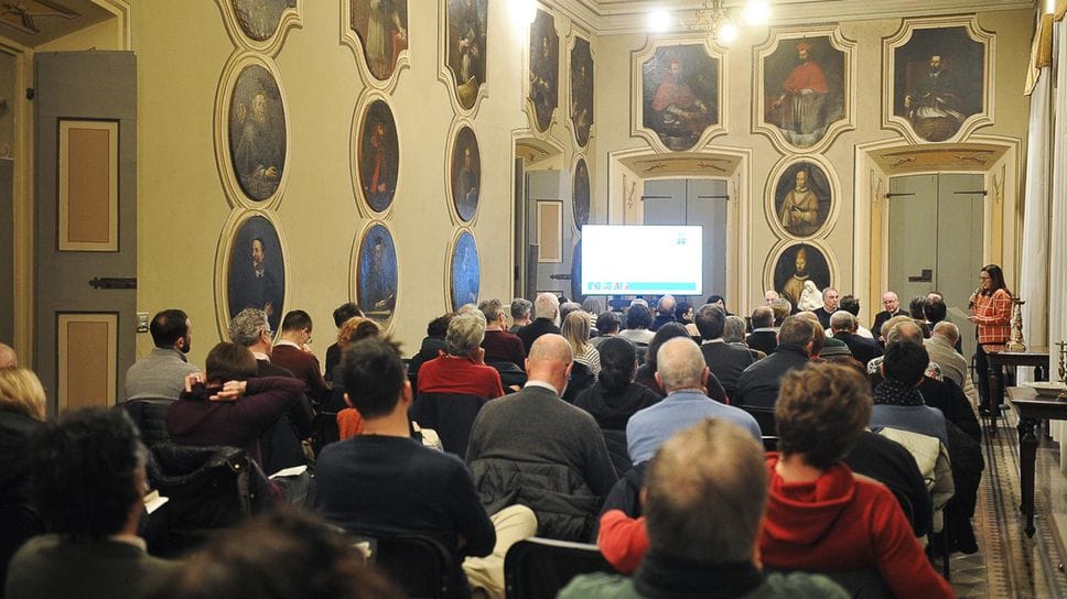 L’incontro promosso dalla Consulta delle aggregazioni laicali con i Rappresentanti parrocchiali giovani e adulti presieduto dal vescovo Maurizio (foto Ribolini)