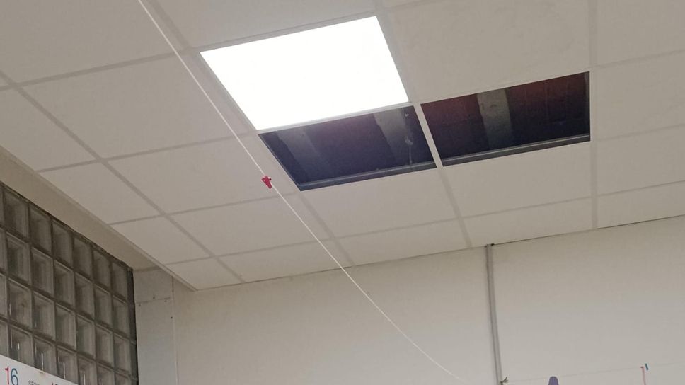 Il controsoffito che ha ceduto (Cornalba)