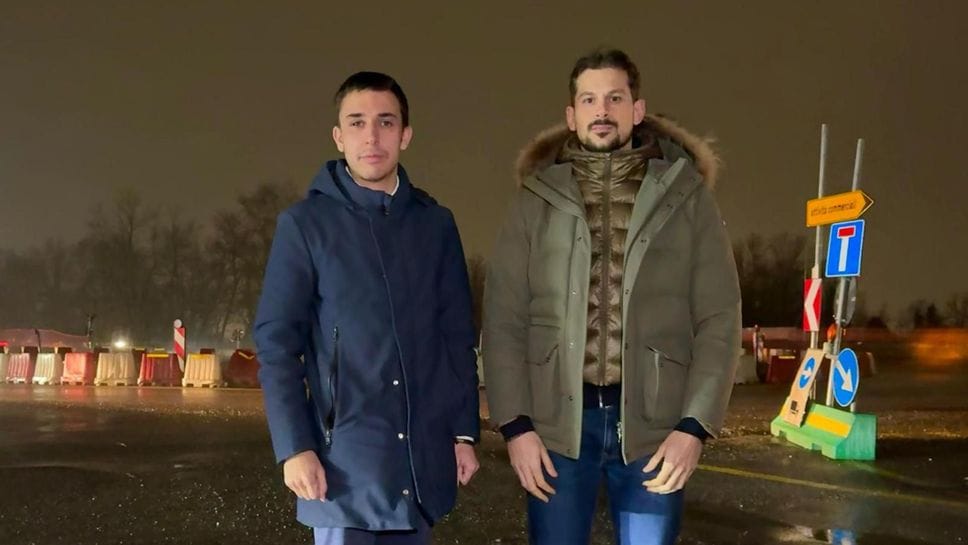 Colombo e Liberati lungo il cantiere della Paullese (Cuti)