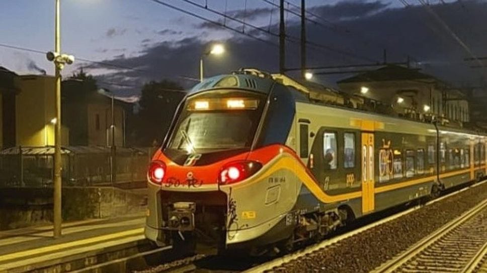 Un treno pendolari nel Sudmilano